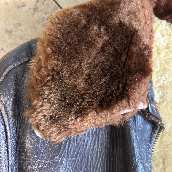 Vintage Men’s 1950s Windward Brown Horsehide Leather Jacket Med Mouton Collar. - Picture 7 of 16